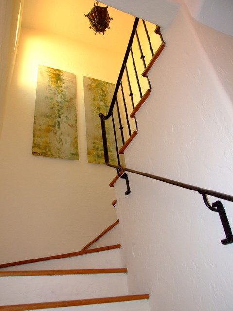 Белоснежная лестница для роскошного дома
