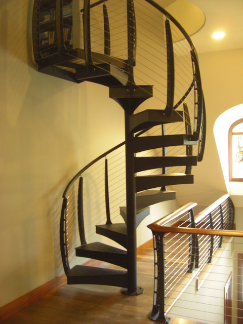 Дизайн винтовой металлической лестницы