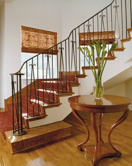 Кованые перила в дизайне лестницы