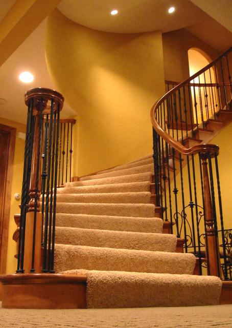 Современный дизайн гармоничной красоты лестницы