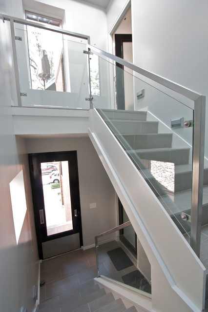 Современный минималистский дизайн для лестницы.
