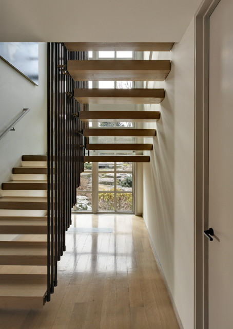 Стильный дизайн лестницы для современного интерьера.