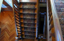 Дизайн классической деревянной маршевой лестницы