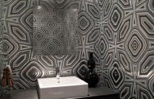 На фотографии дизайн загадочной туалетной комнаты