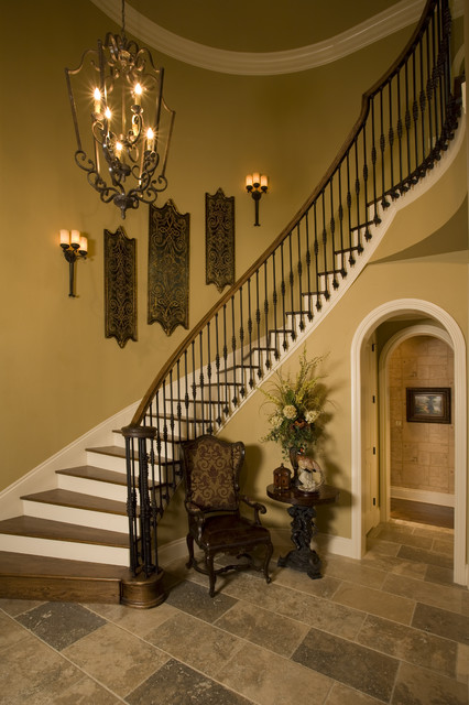 Современный дизайн лестницы в готическом стиле