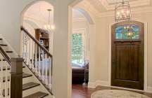 Прекрасный современный дизайн лестницы в доме